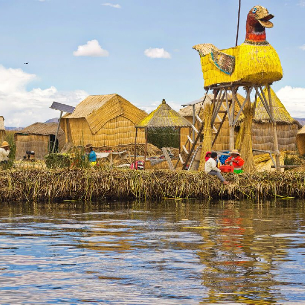 Islas Uros y Taquile – Lago Titicaca